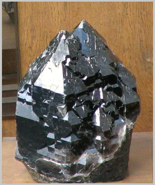 Морион, блочный кристалл